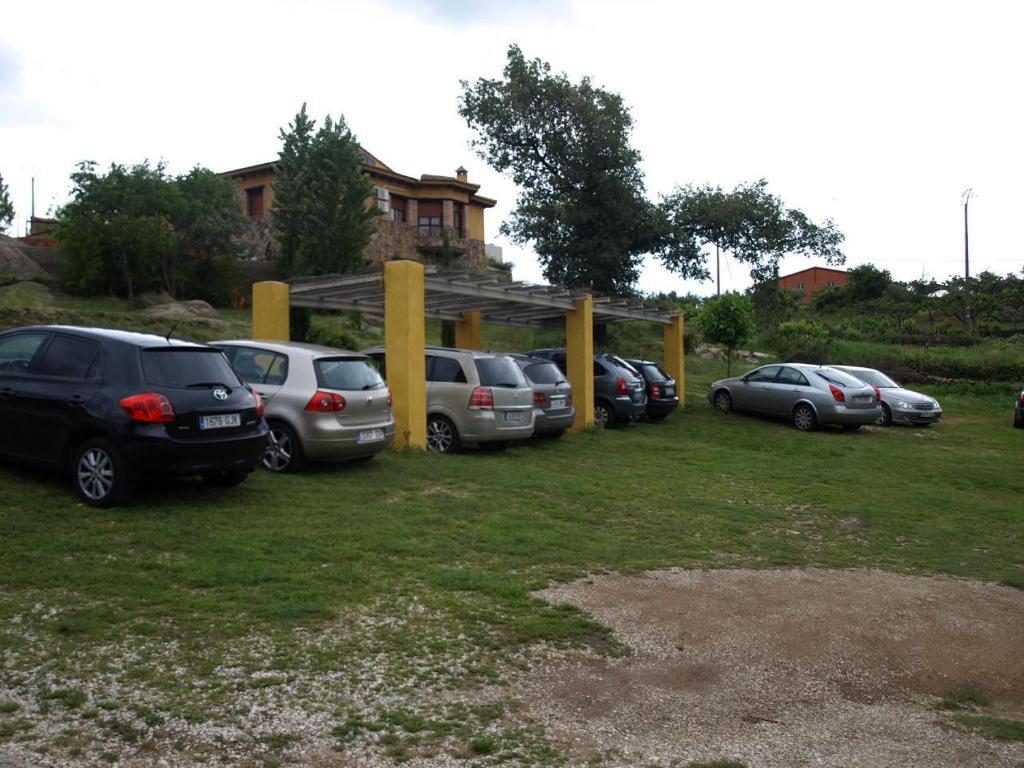 Casas Rurales Las Praderas Hostal Poyales Del Hoyo Exterior foto