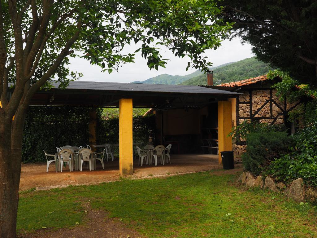 Casas Rurales Las Praderas Hostal Poyales Del Hoyo Exterior foto